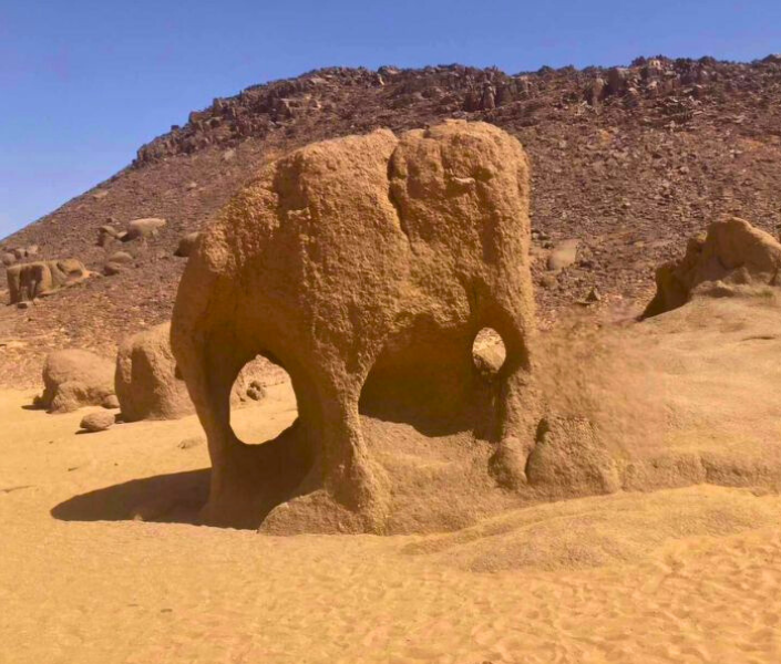 Rocher éléphants Désert Algérie